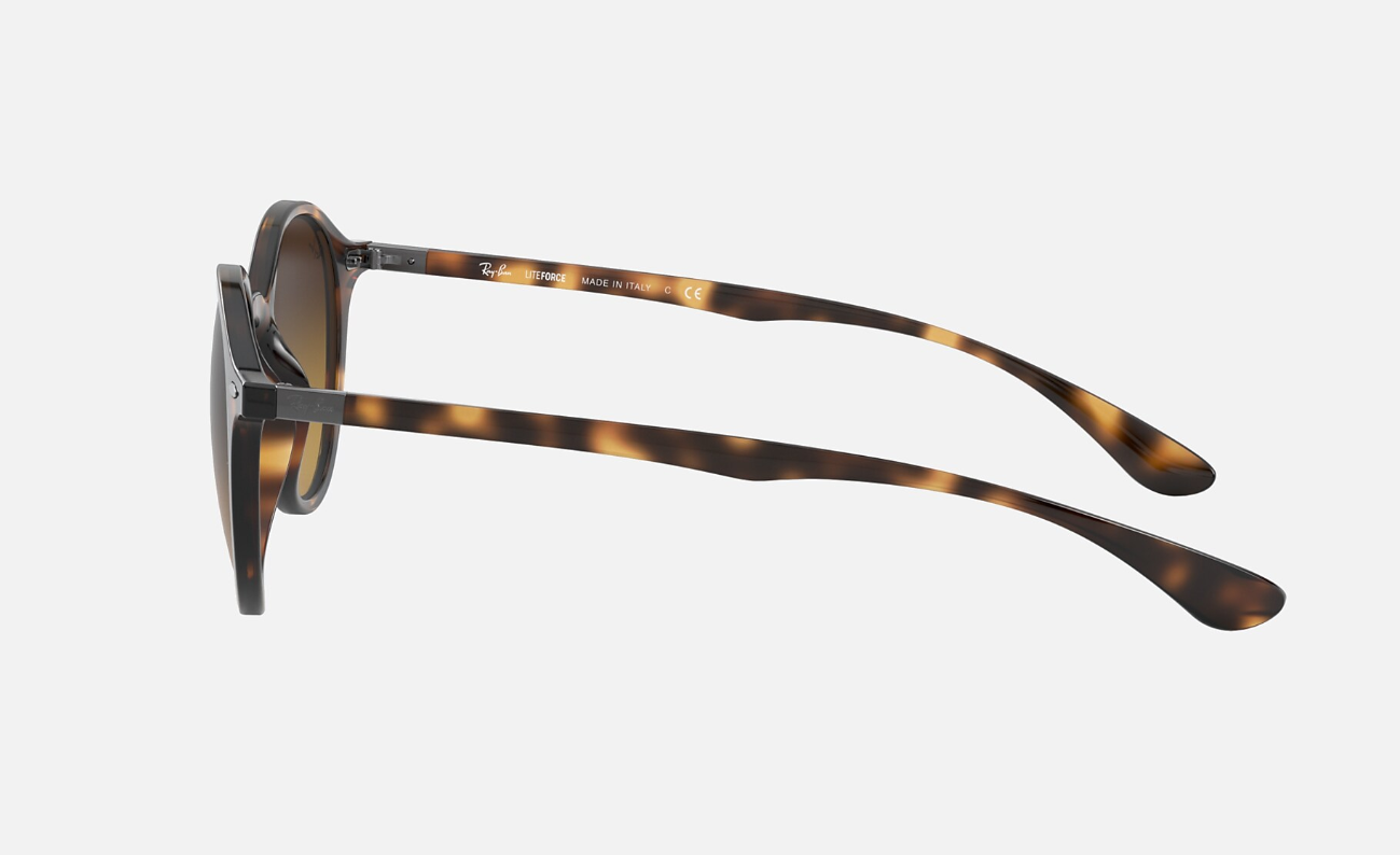 RAY BAN
