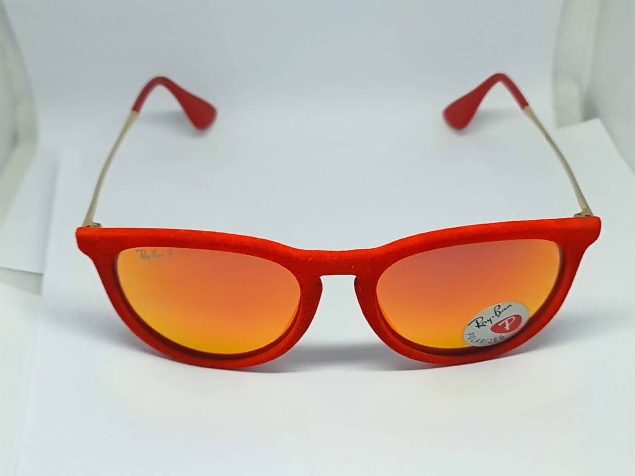 RAY BAN