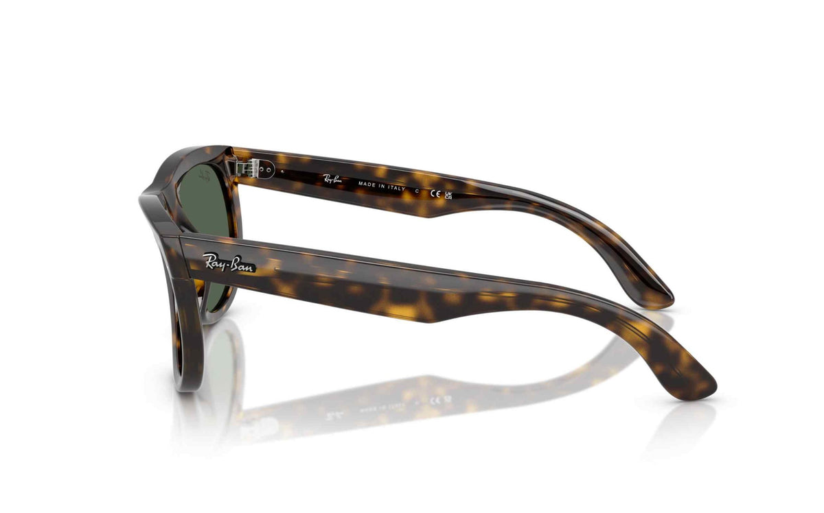 RAY BAN