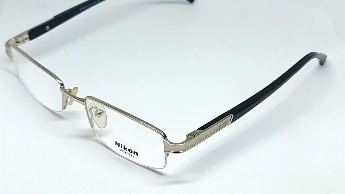 NIKON